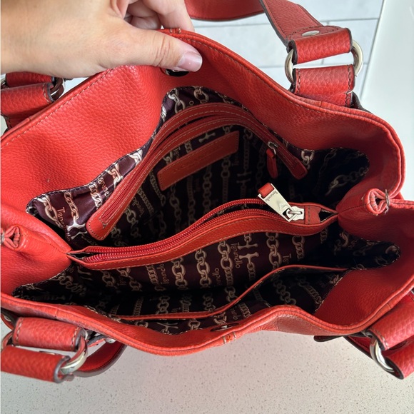 Elegant Red Leather Tote Bag - Picture 10 of 10